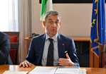 Il ministro dell'Ambiente Sergio Costa annuncia il progetto con il consorzio PolieCo, Anci e Federfarma