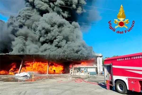 INCENDIO NEL PISANO, POLIECO: “LA SICUREZZA DEGLI IMPIANTI PASSA ANCHE DAL SUPERAMENTO DELLA CRISI DEL RICICLO”